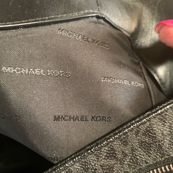 Michael Kors Gray & Black Logo Fulton Handbag - Picture 8 of 11